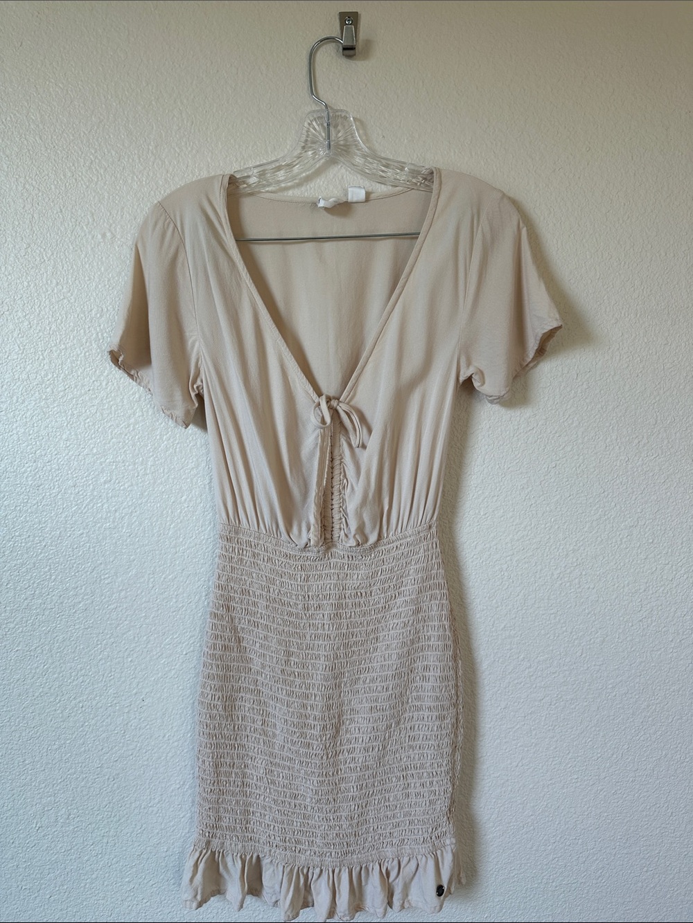 Roxy Smocked Mini Dress – XS – Cream/Beige – GUC